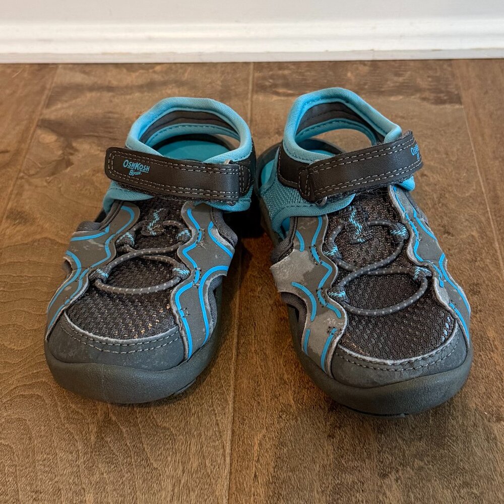 OSHKOSH B'GOSH kid's blue/gray water shoes (8M)